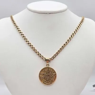 696 14kt gold necklace with pendant
