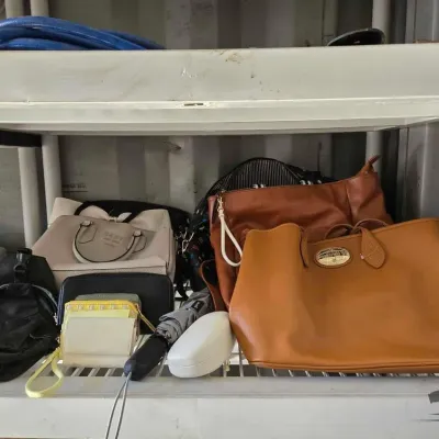 2858 purses and wallets