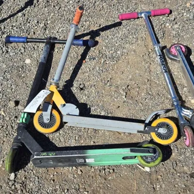 81016 3 childrens scooters