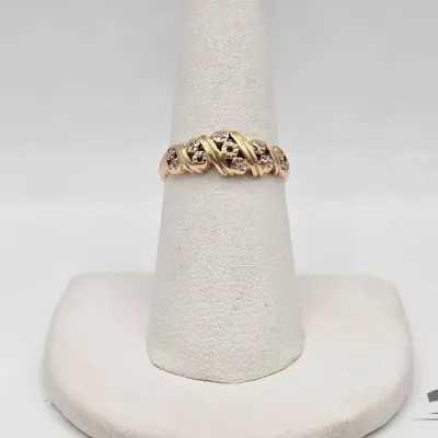 Sale Photo Thumbnail #55: 702 14kt gold ring with moissanite