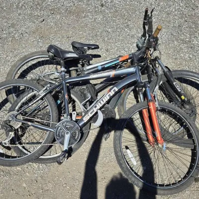 81010 3 mixed moutain bikes