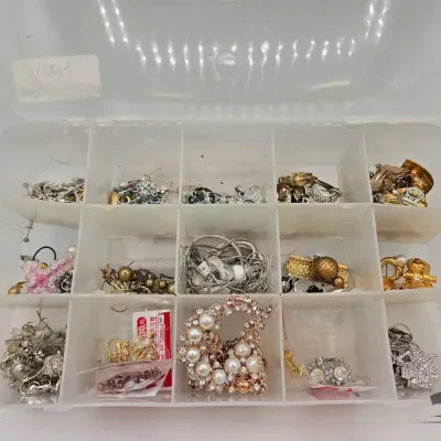 Sale Photo Thumbnail #68: 1004 costume jewelry
