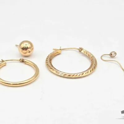 Sale Photo Thumbnail #56: 704 14kt gold earrings