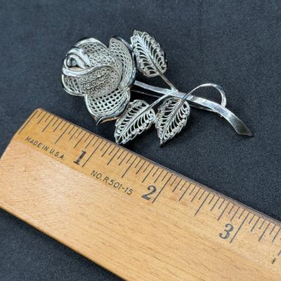 LOT 283J: Sterling Silver Rose Pin / Brooch - 8.9 grams