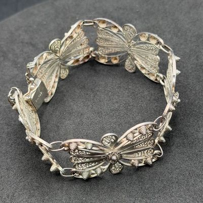 LOT 284J: Sterling Silver Filigree 8" Bracelet - 21.6 Grams