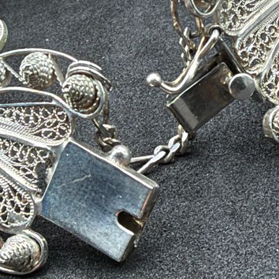LOT 284J: Sterling Silver Filigree 8" Bracelet - 21.6 Grams