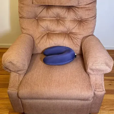 Vintage Plush Mauve Button-Tufted Manual Recliner Chair