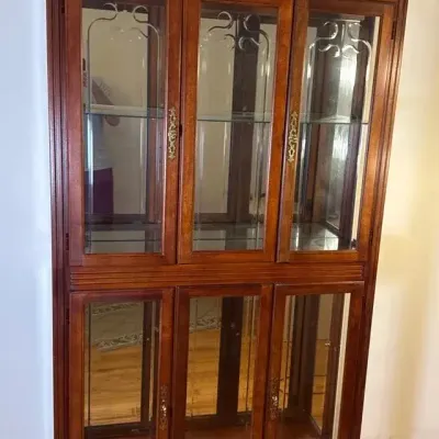 Traditional Lighted 3-Bay China Hutch Display Cabinet with Glass Doors