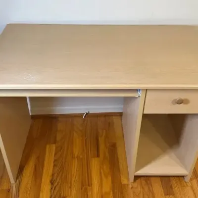 Modern Light Oak Wood Grain Computer Desk with Keyboard Tray & Drawer