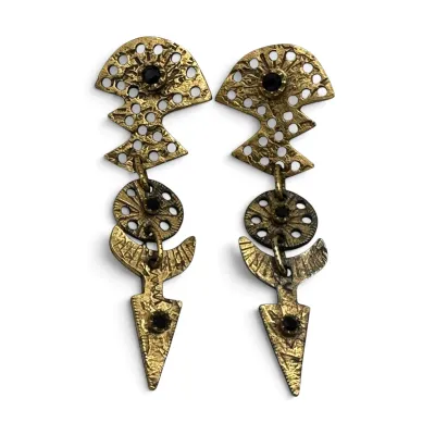 Sale Photo Thumbnail #134: Vintage brutalist-style brass dangle earrings featuring textured geometric links and small black rhinestone accents.