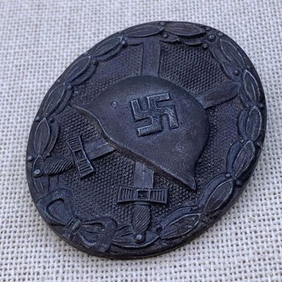 Sale Photo Thumbnail #155: WWII German Glaser and Sohne L22 Third Reich Military Soldier Wound Badge