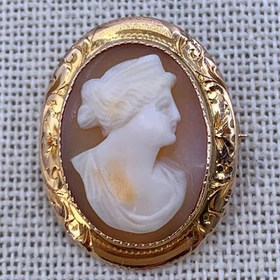 Sale Photo Thumbnail #338: Refined Antique 10k Yellow Gold Hand Carved Cameo Pendant, Brooch