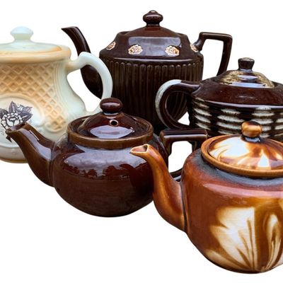 Sale Photo Thumbnail #362: 5 Vintage Japan, USA, Cocoa and Cream Teapots