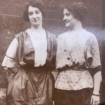 Sale Photo Thumbnail #221: 53 pc Antique to Vintage Photograph Collection
