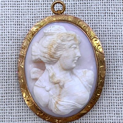 Sale Photo Thumbnail #25: Exquisite 10k Gold Antique Carved Shell High Relief Cameo Pendant, Large size Brooch