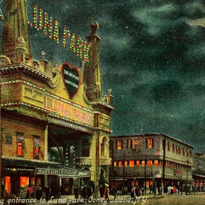 Sale Photo Thumbnail #391: 110 Antique to Vintage New York, Florida, US States Tourist Souvenir Postcards
