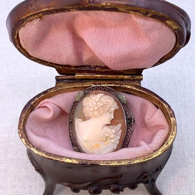 Sale Photo Thumbnail #150: Antique Carved Shell Cameo in Petal Pink Silk Lined Art Nouveau Footed Jewel Casket
