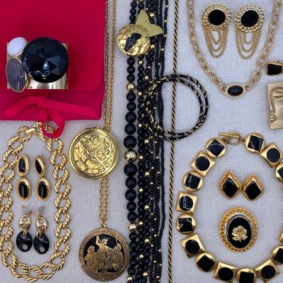Sale Photo Thumbnail #174: 25 pc Vintage Lola Rose, Celebria, Citation, Trifari Gleaming Golden Jewelry Collection
