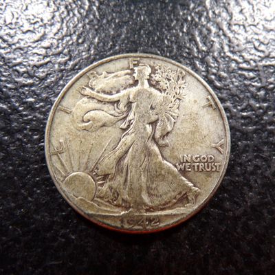 1942 WALKING LIBERTY SILVER HALF DOLLAR