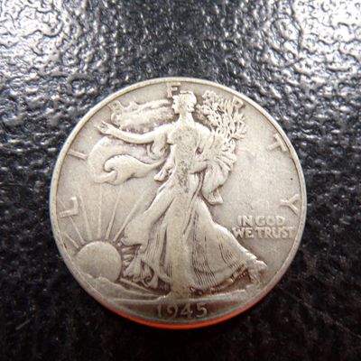 1945 WALKING LIBERTY SILVER HALF DOLLAR