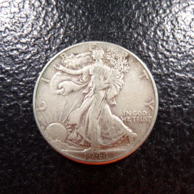 1944 WALKING LIBERTY SILVER HALF DOLLAR