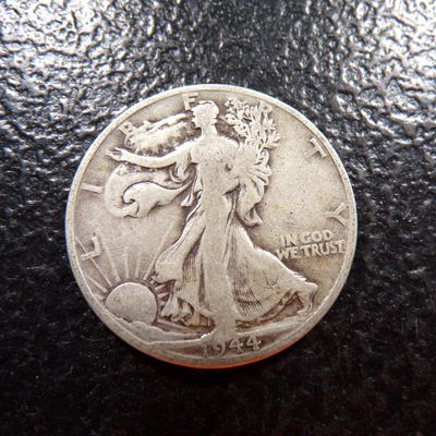 1944-D WALKING LIBERTY SILVER HALF DOLLAR