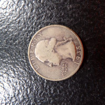 1935 WASHINGTON SILVER QUARTER