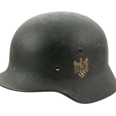 Sale Photo Thumbnail #324: German World War II Heer M40 Single Decal Helmet