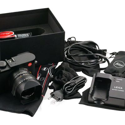 Sale Photo Thumbnail #5: Leica Q2 Camera Original Box Manuals Accessories