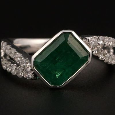Sale Photo Thumbnail #168: 1.59ct Emerald Diamond Platinum Ring Size 7