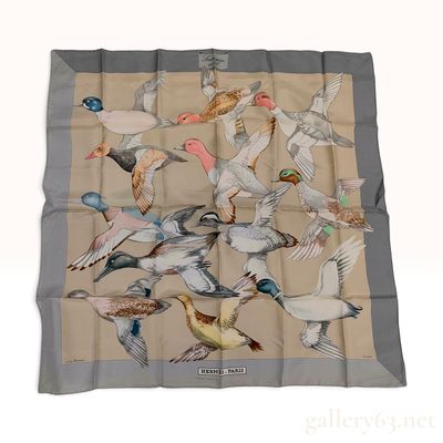 Sale Photo Thumbnail #535: Hermes Sauvagine en Vol Beige and Grey Silk Carre 90