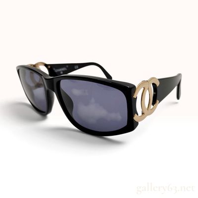 Vintage Chanel 02461 94305 Black CC Logo Sunglasses with Case