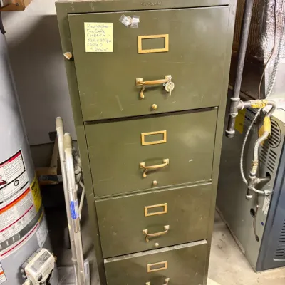 Sale Photo Thumbnail #19: Vintage Shaw-Walker four-drawer fireproof filing cabinet in olive green,with lock with keys.