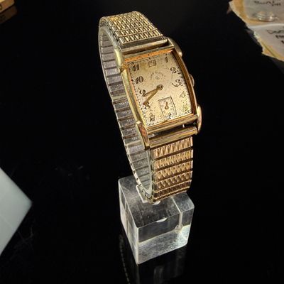 Sale Photo Thumbnail #138: Lord Elgin 14K Gold Filled Mechanical Wristwatch with Speidel Expansion Band