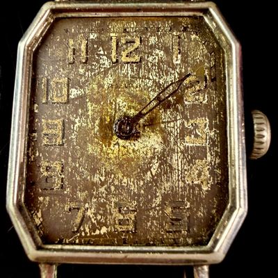 Sale Photo Thumbnail #110: Warwick Watch Co. Swiss Art Deco Mechanical Wristwatch Movement and Case