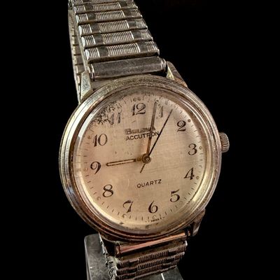 Sale Photo Thumbnail #37: Bulova Accutron Quartz Wristwatch with Linen Dial and Stainless Steel Expansion Band