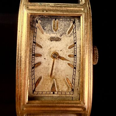 Sale Photo Thumbnail #182: Vintage Gruen Guild 17 Jewel Rectangular Manual Wind Wristwatch