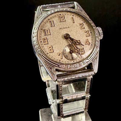 Sale Photo Thumbnail #162: Vintage Art Deco Sleda Swiss Manual Wind Wristwatch with Engraved Case and Bracelet