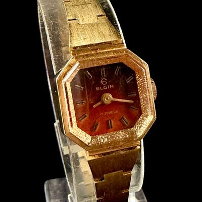 Sale Photo Thumbnail #108: Vintage Elgin 17 Jewel Mechanical Ladies Dress Watch with Octagonal Case and Gradient Dial