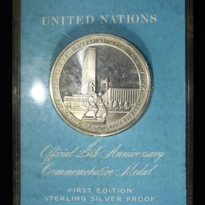 25TH ANNIVERSARY UN COMMEM MEDAL 92.5% SILVER