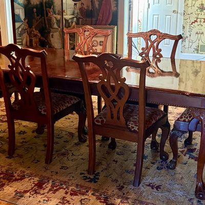 Stanley Furniture Stoneleigh Mahogany 60th Anniversary Extension Dining Table and Six Chairs