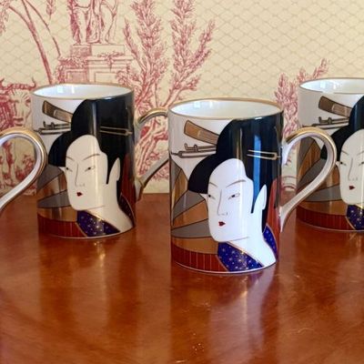 A Set of Six Fitz and Floyd Geisha Porcelain Coffee Mugs Dated 1982 (2 With Repair/Damage)