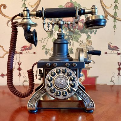 Antique Collection Classic Series Eiffel Tower Style Novelty Desk Telephone