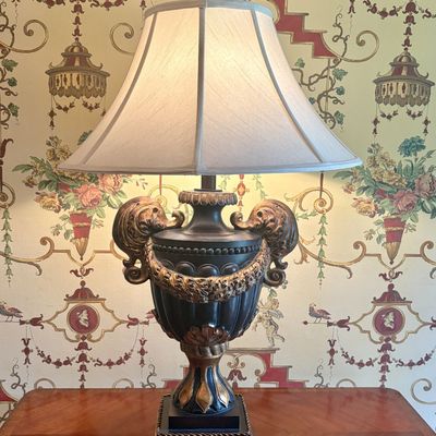 Neoclassical Style Urn Form Parcel Gilt Table Lamp