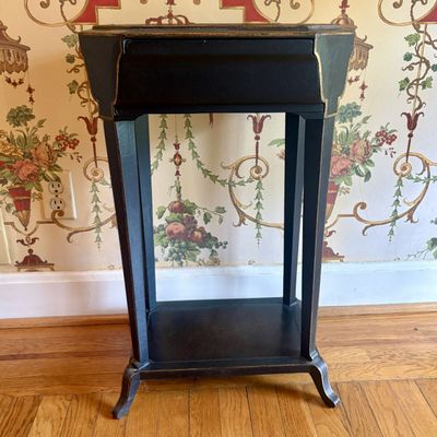 Chinoiserie Style Octagonal Lacquered Wood Pedestal Side Table