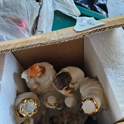 Sale Photo Thumbnail #46: Nativity set