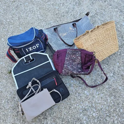 Sale Photo Thumbnail #9: purses