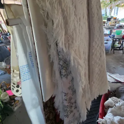 Sale Photo Thumbnail #54: tablecloths and throws