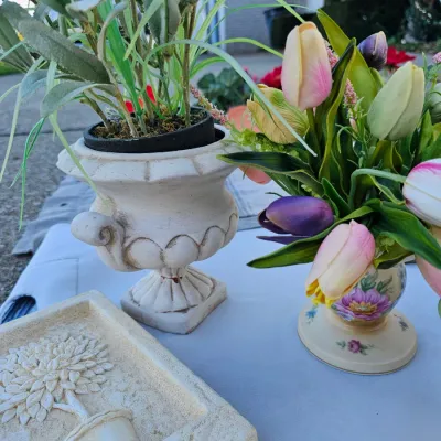 Sale Photo Thumbnail #15: floral arrangements