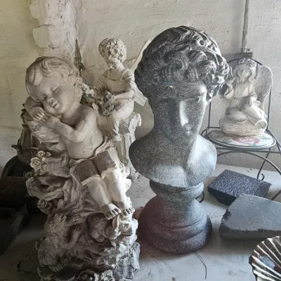 Sale Photo Thumbnail #49: garden pots/lawn ornaments